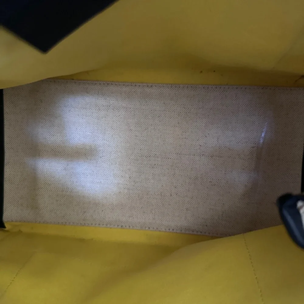 Balenciaga Beige and Yellow Tote - Picture 13 of 16